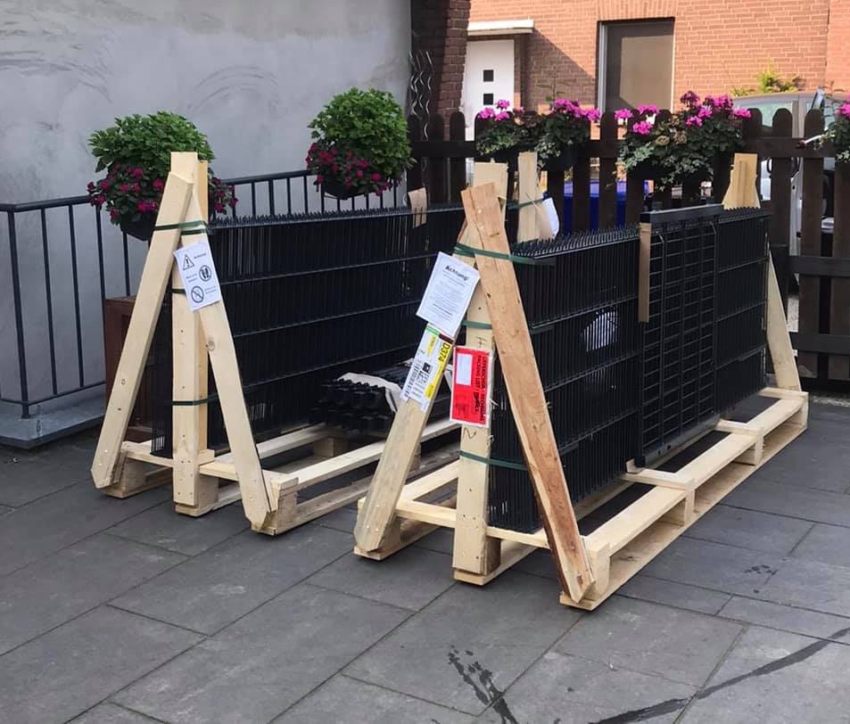 Zaunelemente geliefert