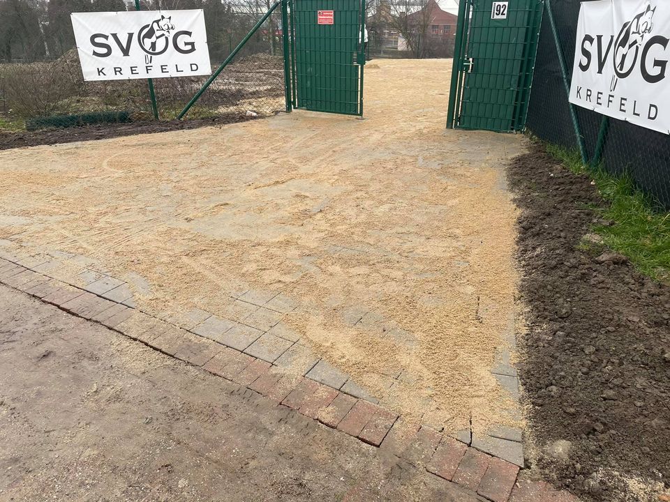 Eingang und weitere Arbeiten